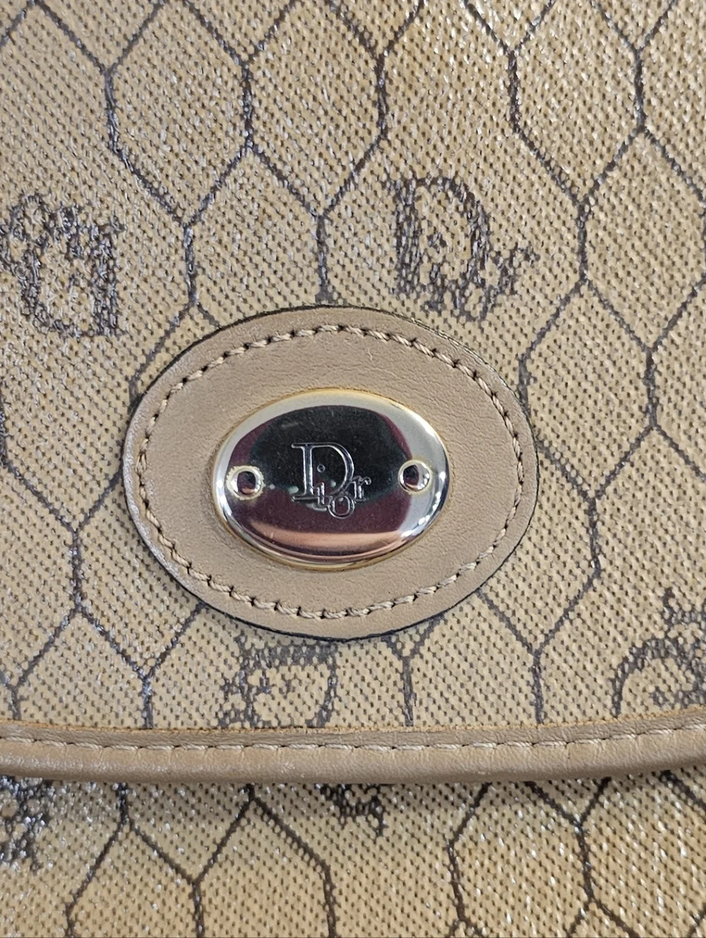 1980s Vintage Christian Dior Honeycomb Shoulder/Crossbody Bag - Picture 9 of 16